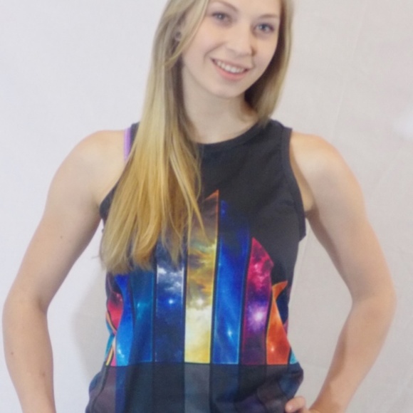 New! Colorful tank in size medium - Picture 5 of 5